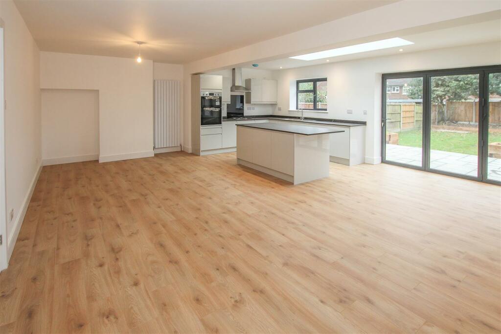 Additional property image - Stocks Lane, Kelvedon Hatch, Brentwood