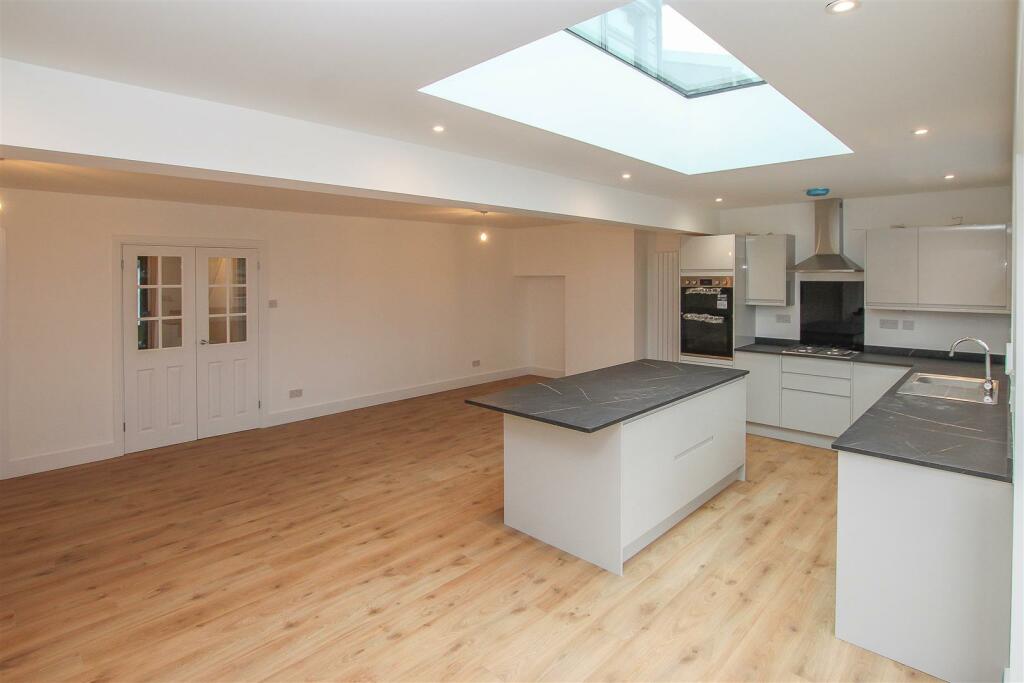 Additional property image - Stocks Lane, Kelvedon Hatch, Brentwood