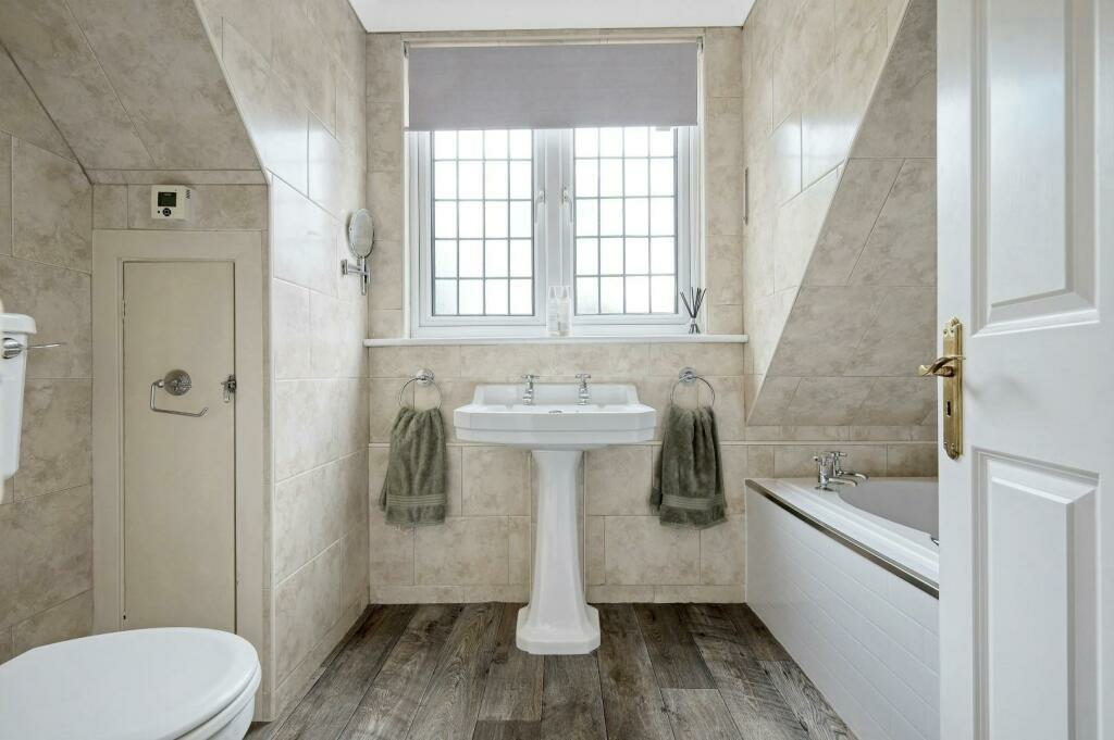 Additional property image - Loves Green, Highwood, Chelmsford