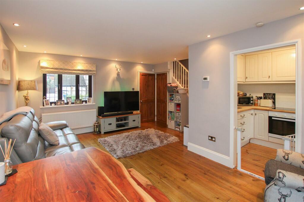 Additional property image - The Finchingfields, Kelvedon Hatch, Brentwood