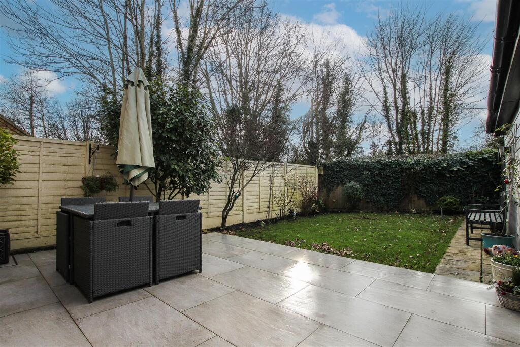 Additional property image - The Finchingfields, Kelvedon Hatch, Brentwood