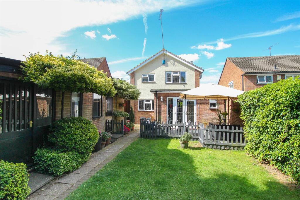 Additional property image - Barn Mead, Doddinghurst, Brentwood