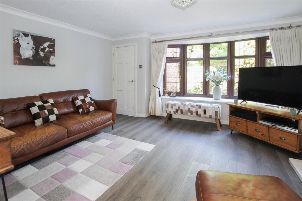 Additional property image - Barn Mead, Doddinghurst, Brentwood