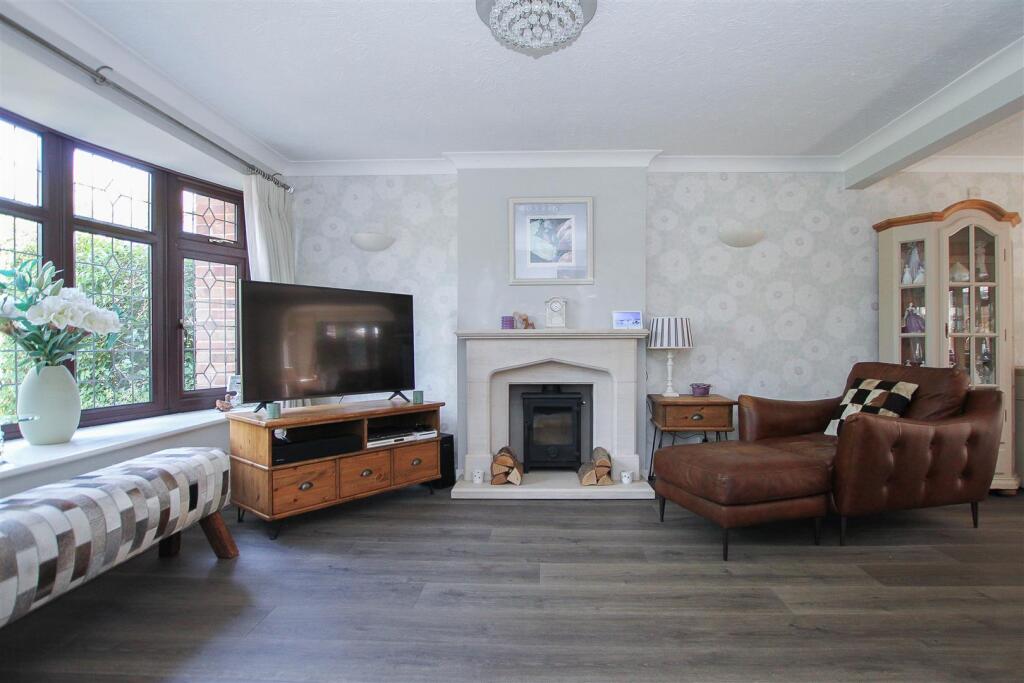 Additional property image - Barn Mead, Doddinghurst, Brentwood