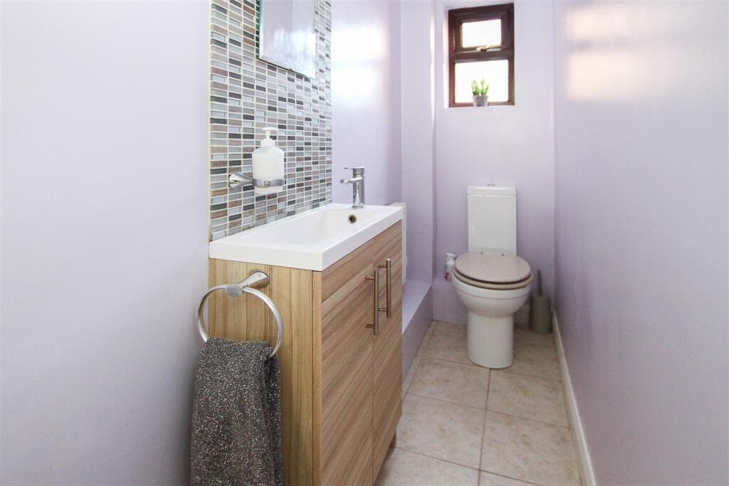 Additional property image - Barn Mead, Doddinghurst, Brentwood