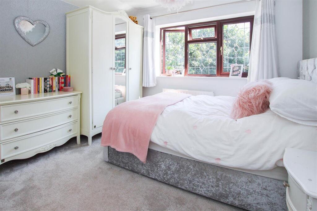 Additional property image - Barn Mead, Doddinghurst, Brentwood