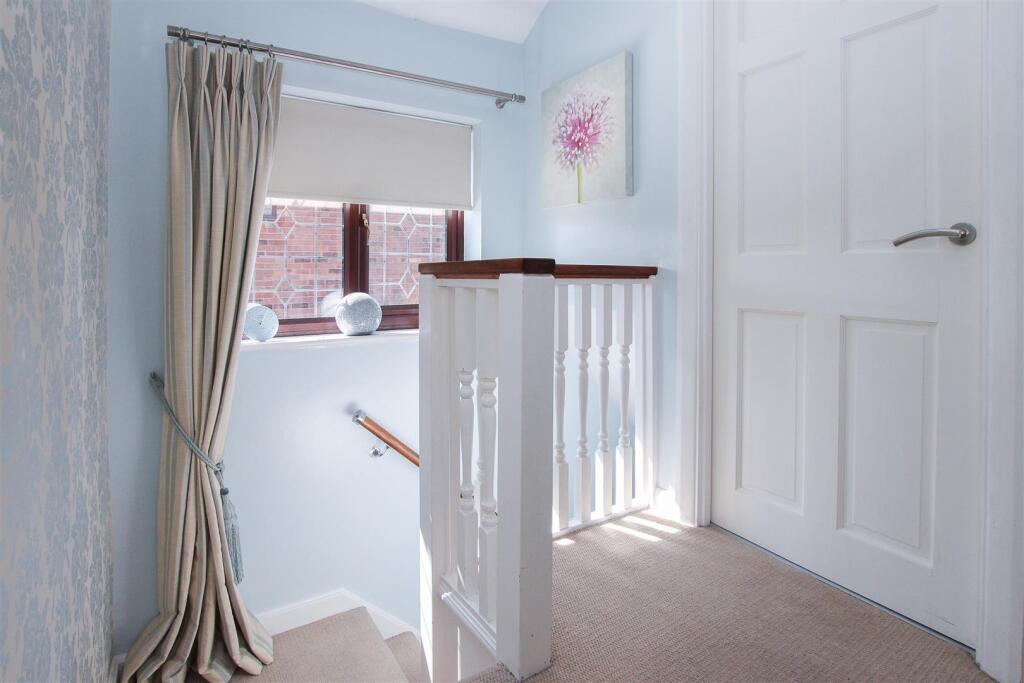 Additional property image - Barn Mead, Doddinghurst, Brentwood