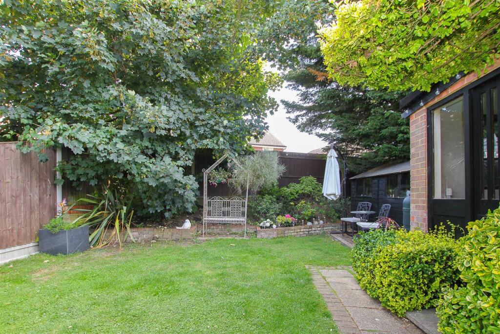 Additional property image - Barn Mead, Doddinghurst, Brentwood