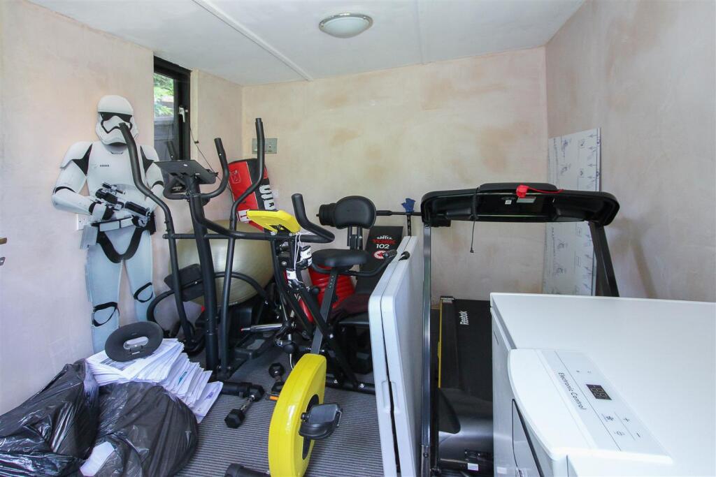 Additional property image - Barn Mead, Doddinghurst, Brentwood