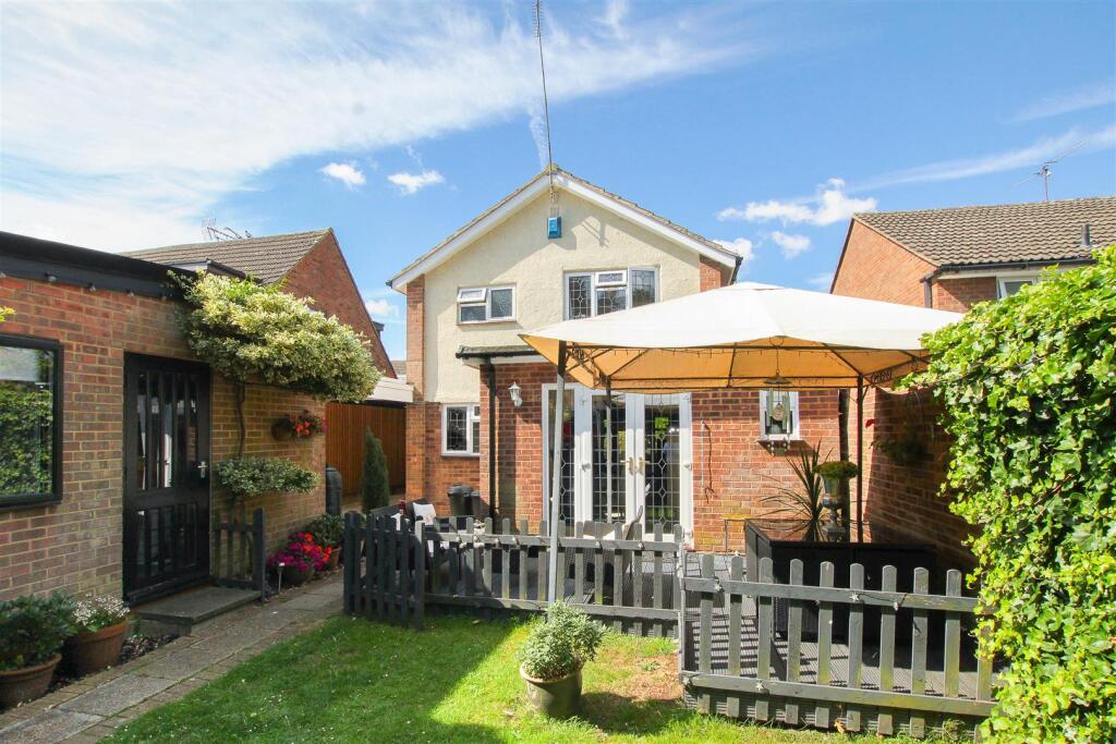 Additional property image - Barn Mead, Doddinghurst, Brentwood