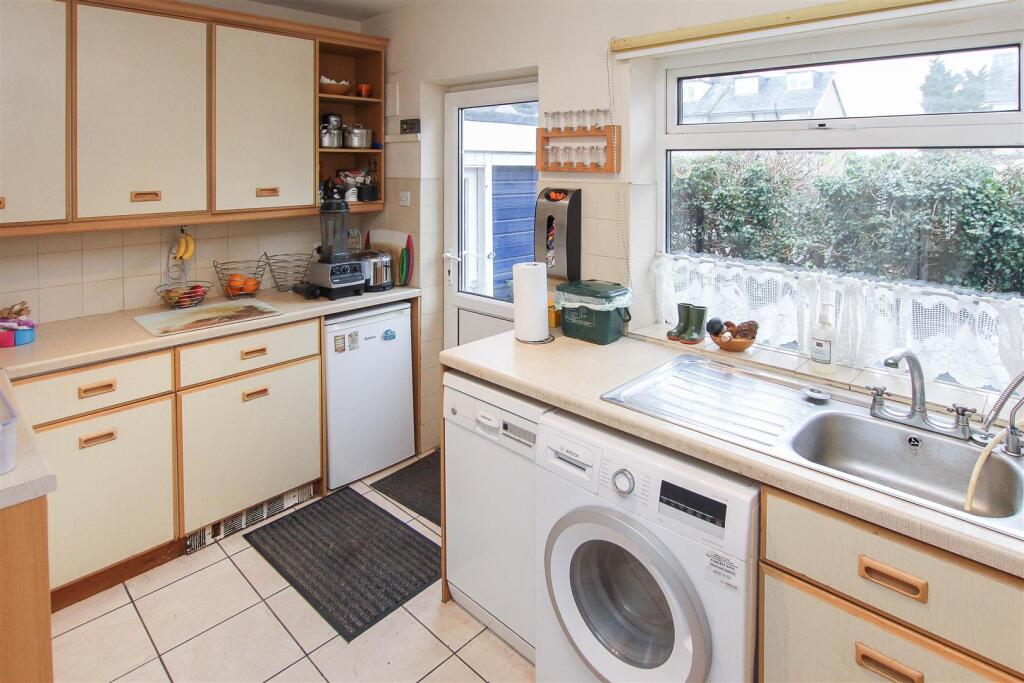 Additional property image - Walker Avenue, Fyfield, Ongar