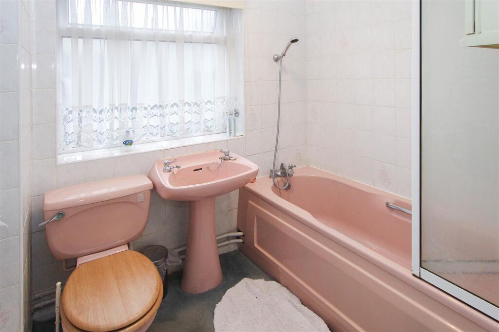 Additional property image - Walker Avenue, Fyfield, Ongar