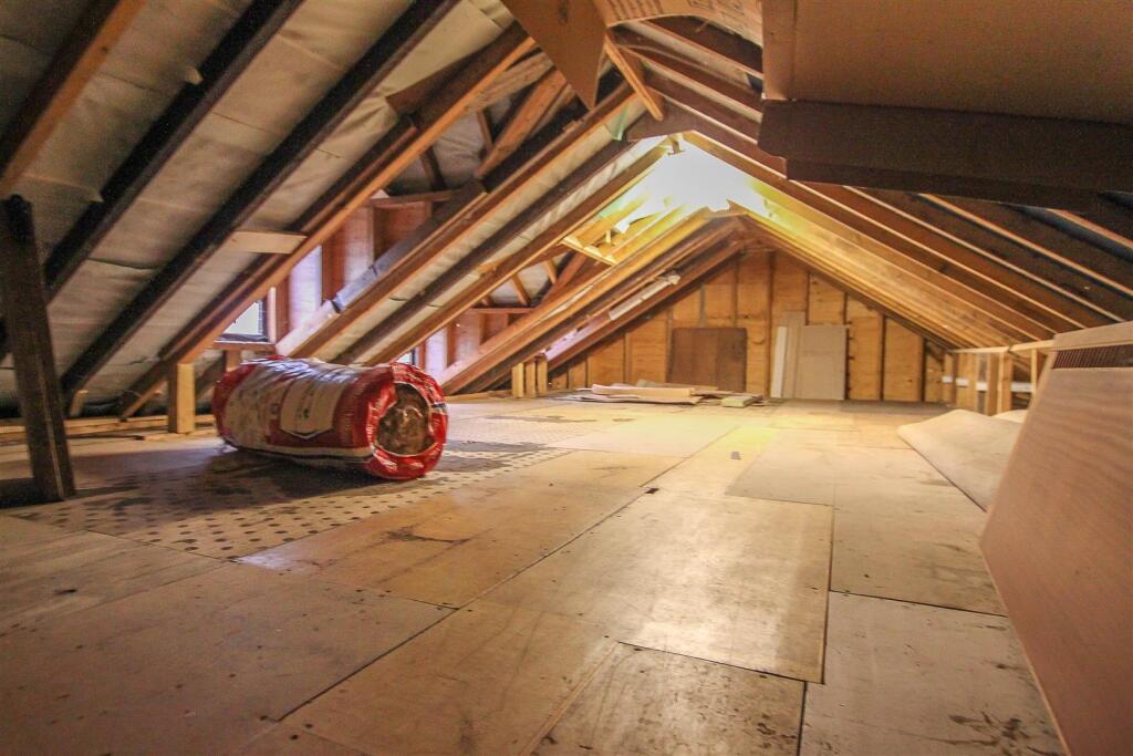 Additional property image - Chelmsford Road, Blackmore, Ingatestone