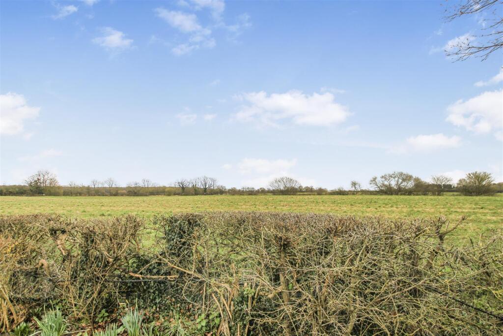 Additional property image - Chelmsford Road, Blackmore, Ingatestone