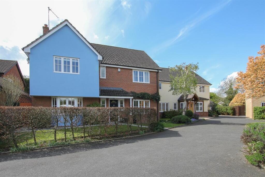 Main image of property: Peartree Close, Doddinghurst