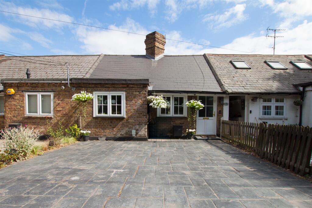 Main image of property: Ongar Road, Kelvedon Hatch, Brentwood