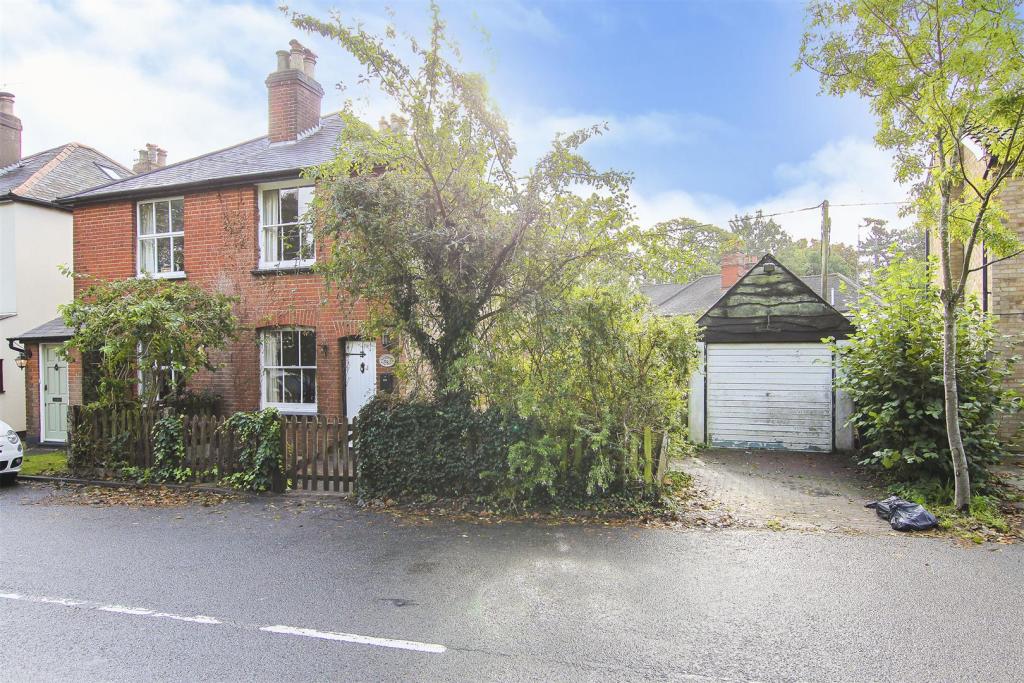 2 bedroom semidetached house for sale in Blackmore Road, Blackmore