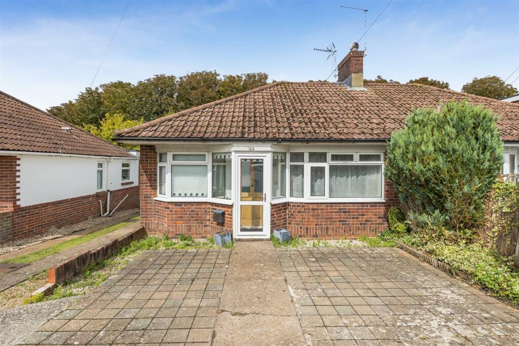 2 bedroom semidetached bungalow for sale in Ladies Mile Road, Patcham
