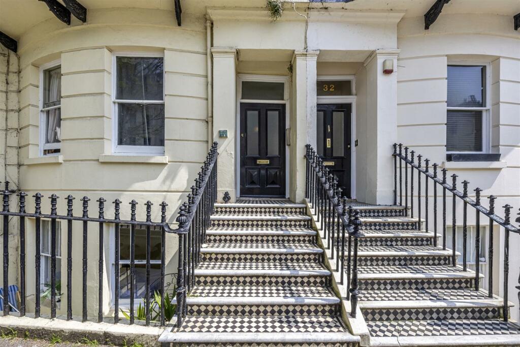 1 bedroom flat for sale in Brunswick Place, Hove, East Sussex, BN3