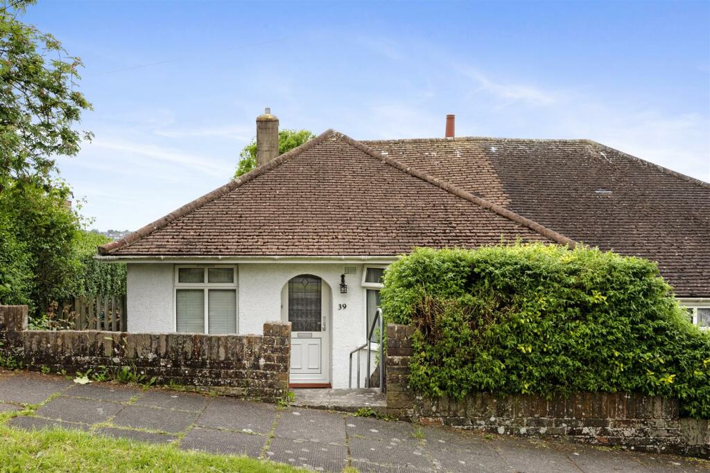 2 bedroom semidetached bungalow for sale in Beechwood Avenue, Patcham