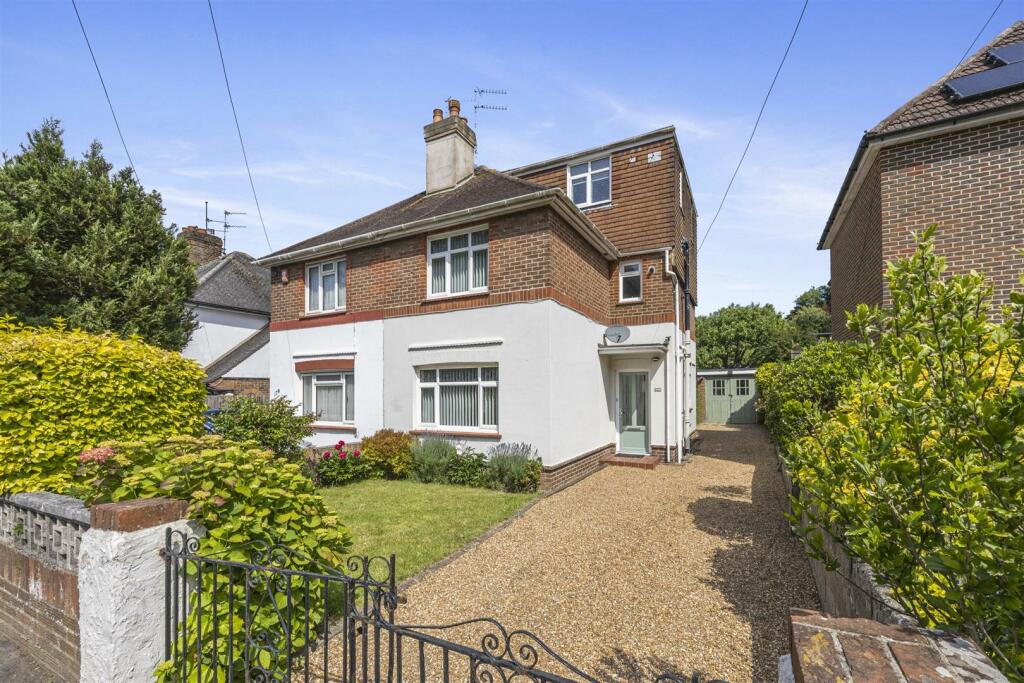 4 bedroom semidetached house for sale in Carden Avenue, Patcham