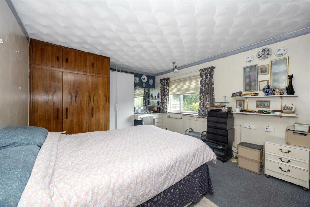 Additional property image - Surrenden Crescent, Surrenden, Brighton