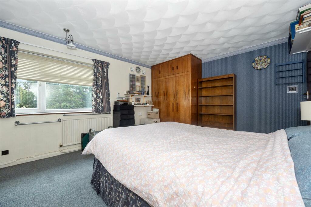 Additional property image - Surrenden Crescent, Surrenden, Brighton