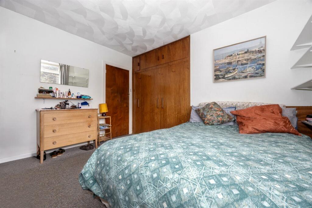 Additional property image - Surrenden Crescent, Surrenden, Brighton