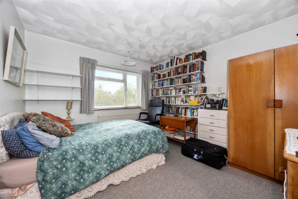 Additional property image - Surrenden Crescent, Surrenden, Brighton