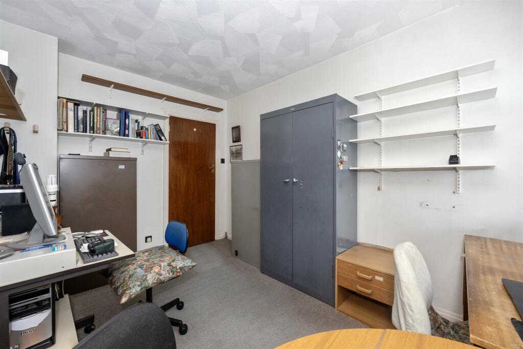 Additional property image - Surrenden Crescent, Surrenden, Brighton