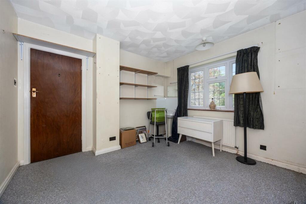 Additional property image - Surrenden Crescent, Surrenden, Brighton