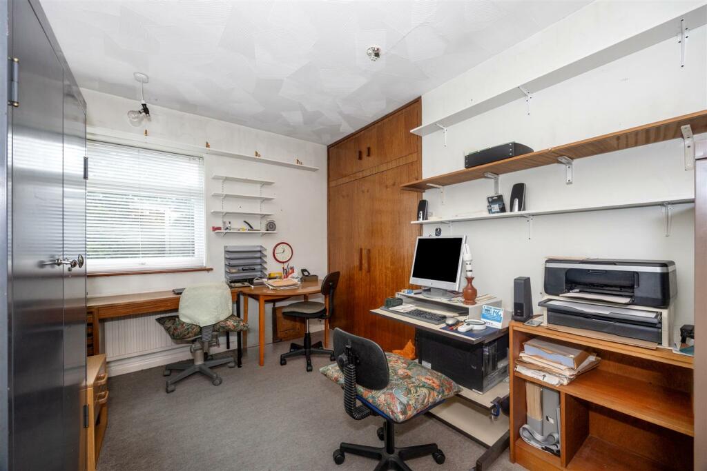 Additional property image - Surrenden Crescent, Surrenden, Brighton