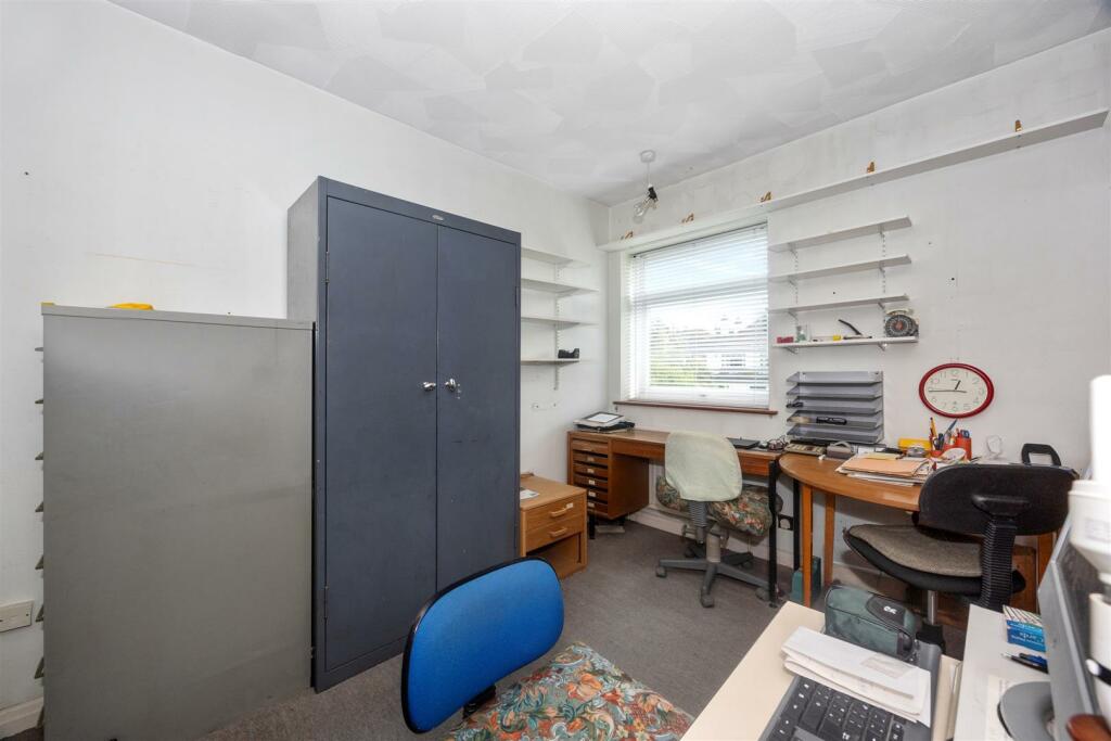 Additional property image - Surrenden Crescent, Surrenden, Brighton