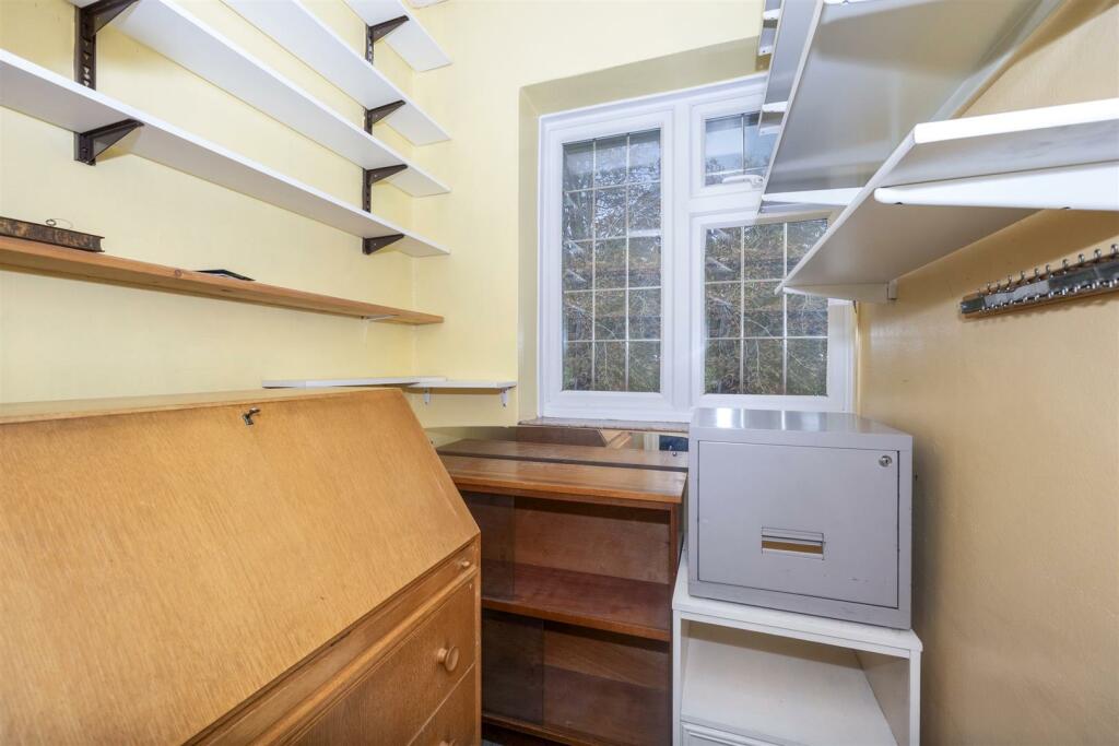 Additional property image - Surrenden Crescent, Surrenden, Brighton