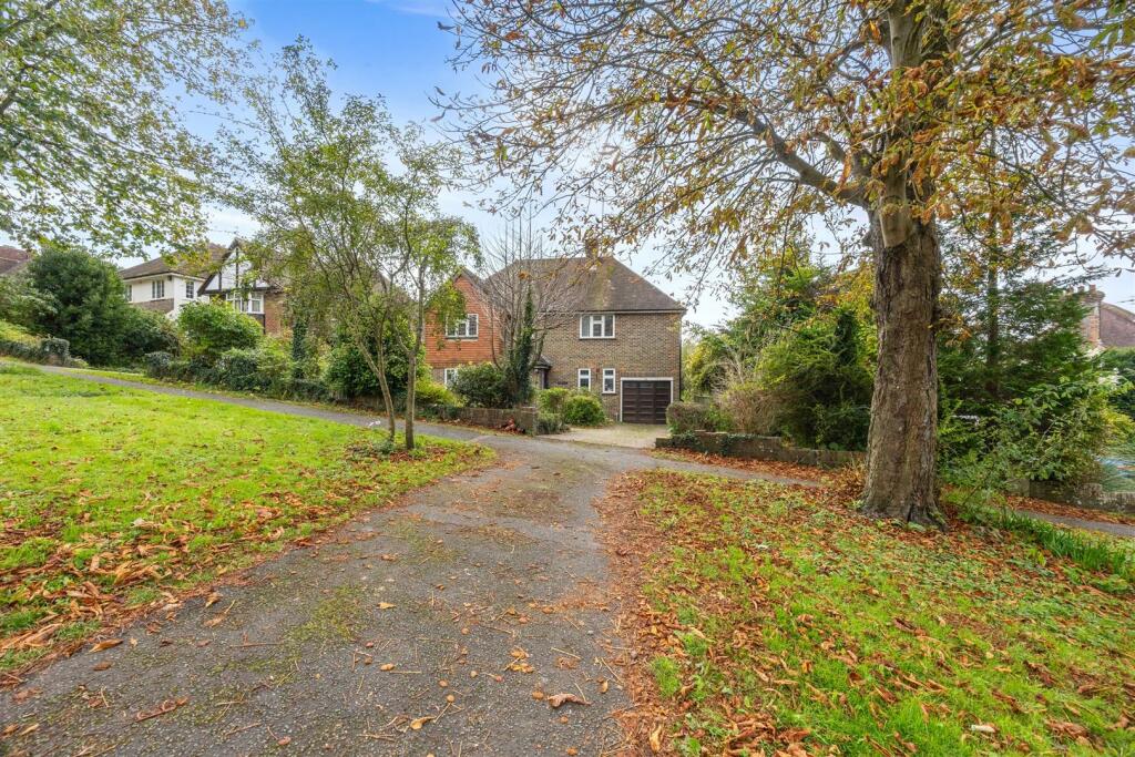 Additional property image - Surrenden Crescent, Surrenden, Brighton
