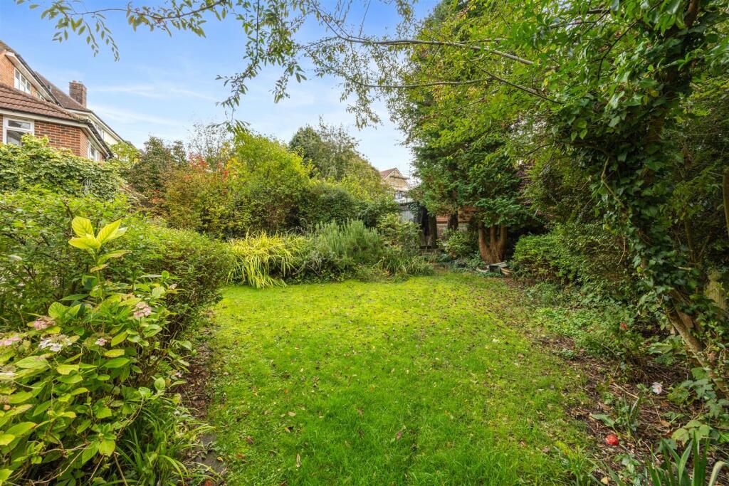 Additional property image - Surrenden Crescent, Surrenden, Brighton