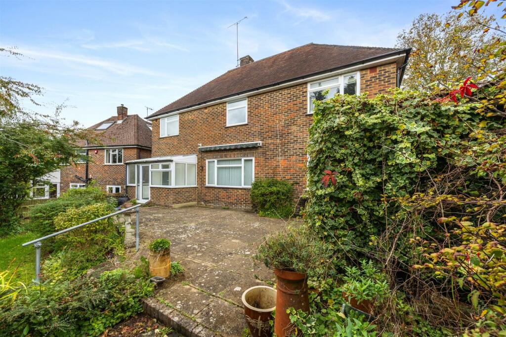Additional property image - Surrenden Crescent, Surrenden, Brighton