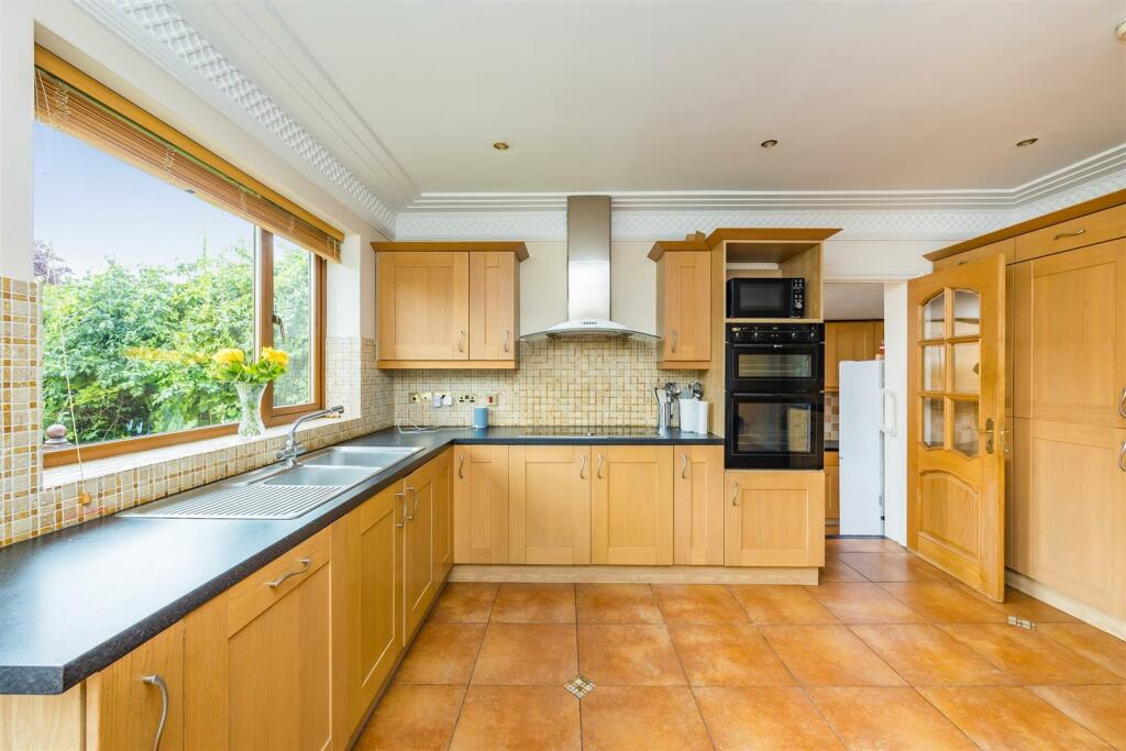 Additional property image - Graham Avenue, Patcham, Brighton