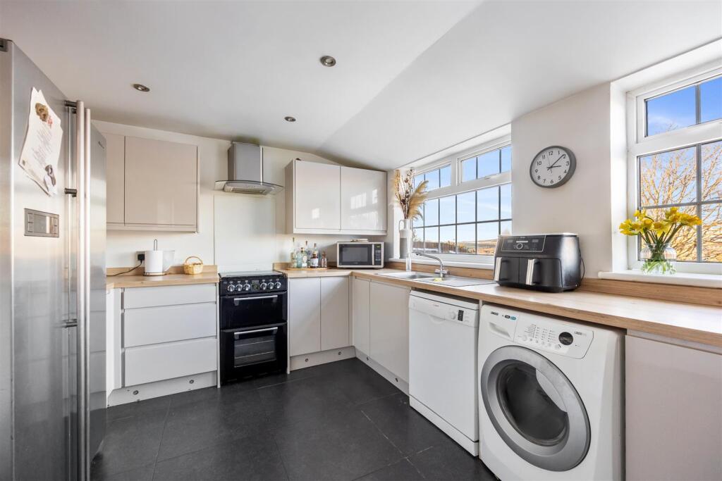 Additional property image - Highfield Crescent, Brighton