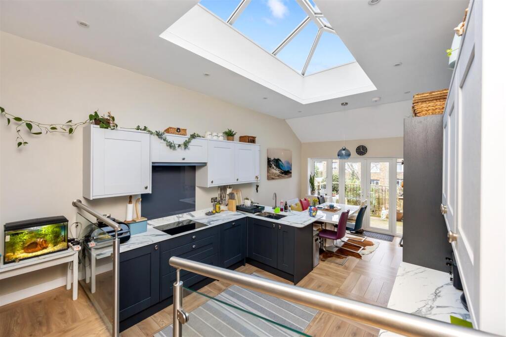 Additional property image - Fairlie Gardens, Surrenden, Brighton