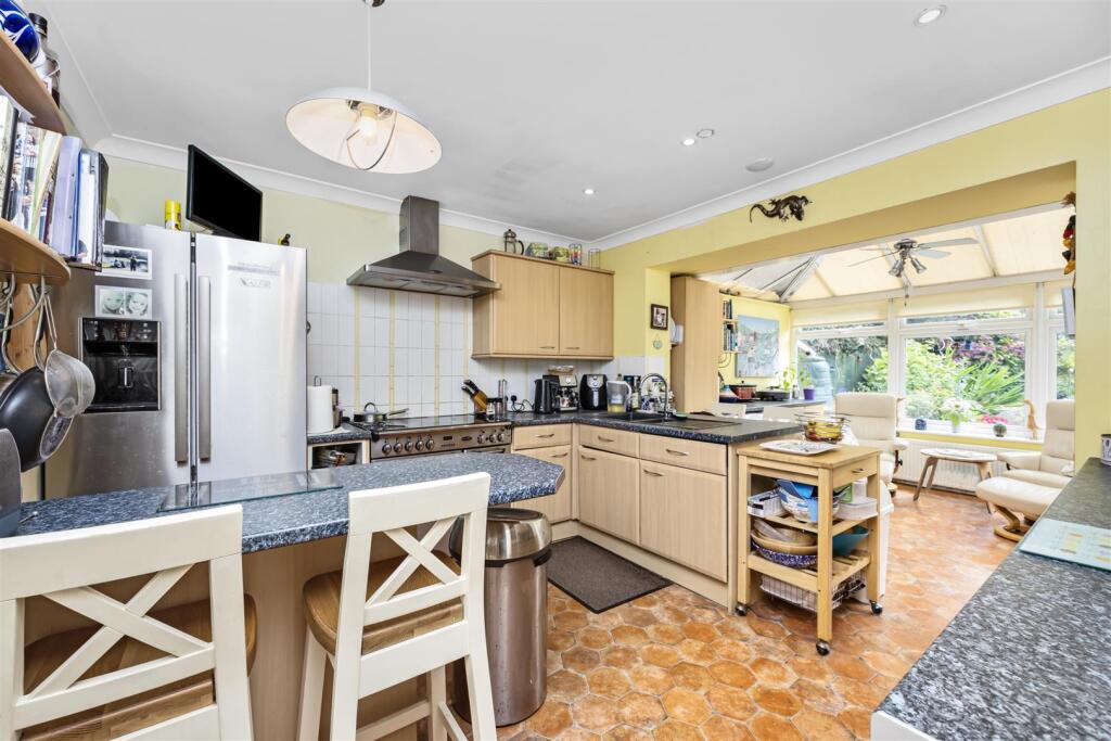 Additional property image - Beechwood Close, Surrenden, Brighton
