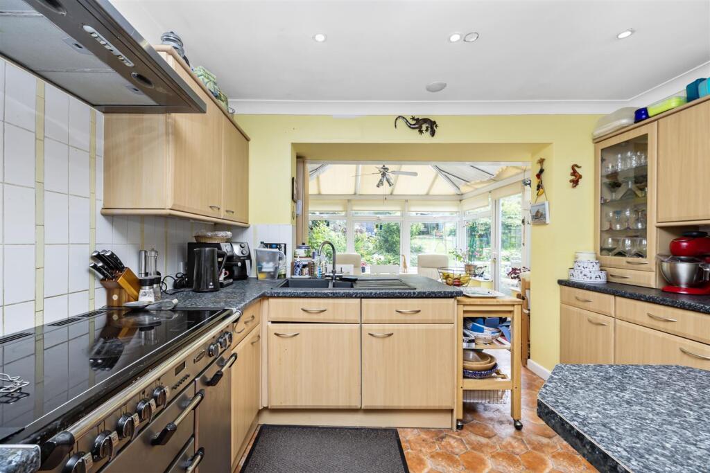 Additional property image - Beechwood Close, Surrenden, Brighton