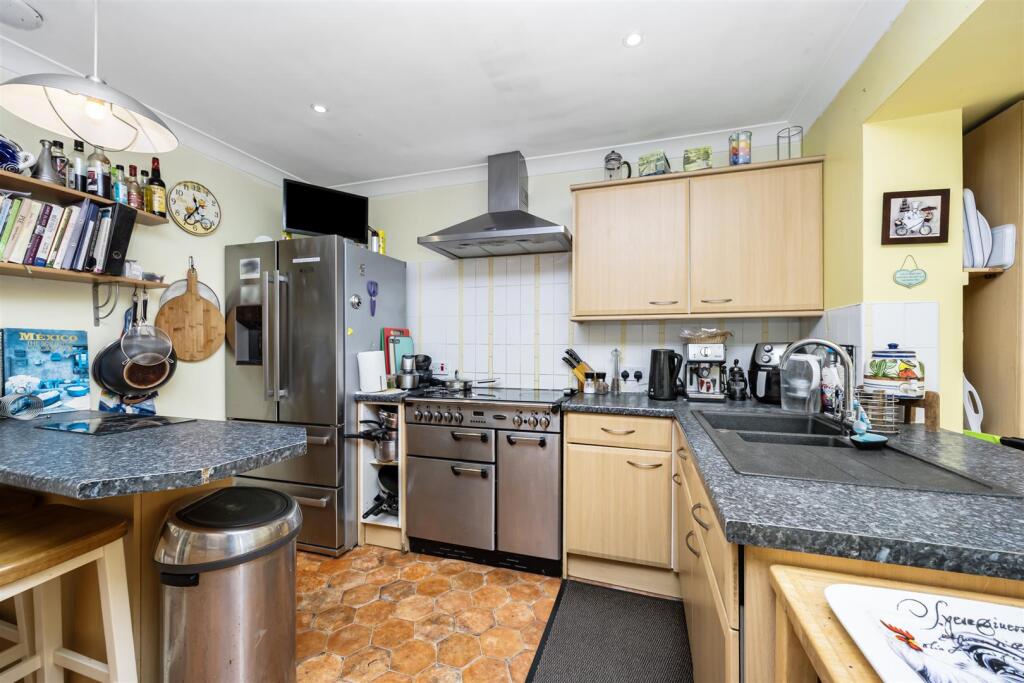 Additional property image - Beechwood Close, Surrenden, Brighton