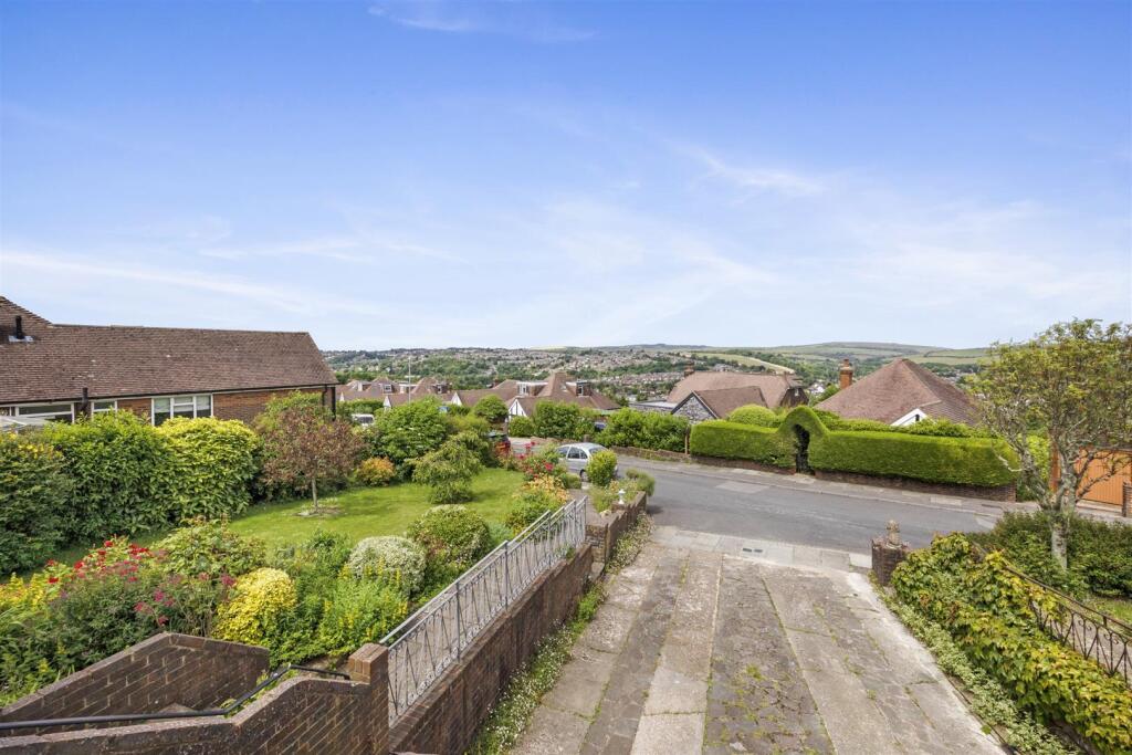 Additional property image - Beechwood Close, Surrenden, Brighton
