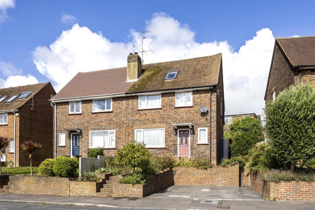 5 bedroom semi-detached house