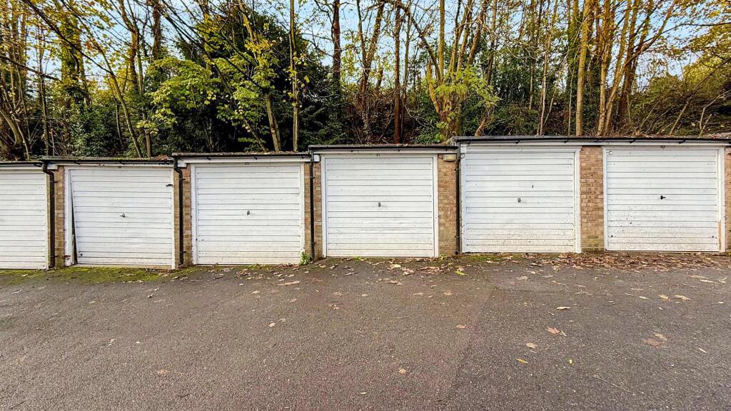 Main image of property: Garage, The Priory, London Road