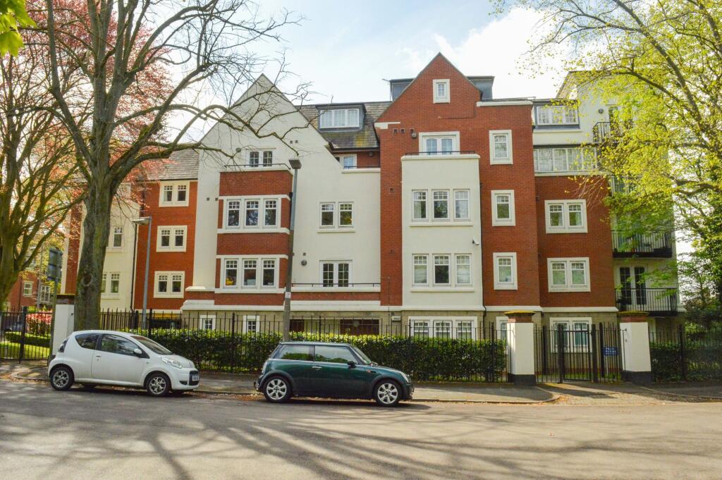 Main image of property: The Laurels, Knighton Park Road, Clarendon Park, Leicester