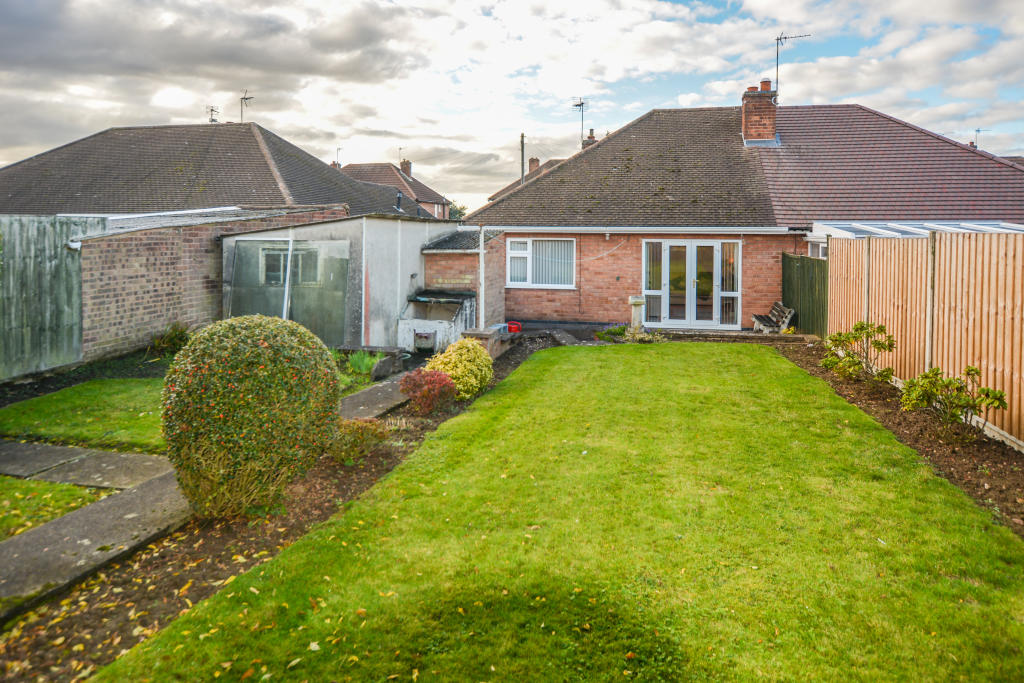 2 Bedroom Bungalow For Sale In Alfreton Road Wigston Leicester Le18