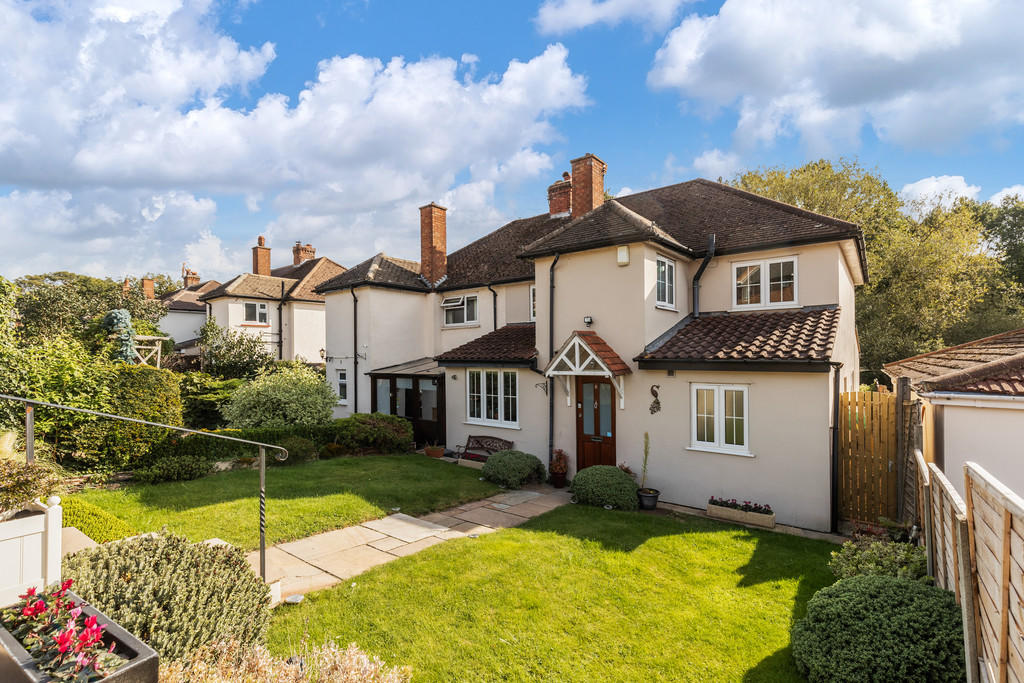 4 bedroom semidetached house for sale in Thele Avenue, Stanstead