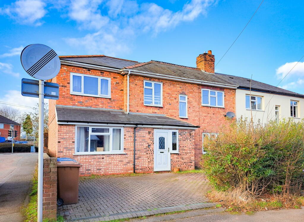 4 bedroom semidetached house for sale in Park Lane, Shenstone